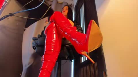 Mistress Anna Alves online show from June 14, 2026, 9:39 pm