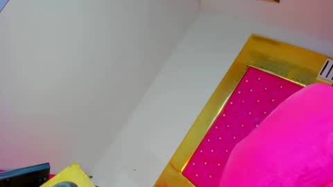 NAHOMY  online show from February 1, 2026, 12:37 pm