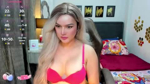 Snapshot of mistresselegantxxx chatting on February 24, 2025, 6:27 am Mistress Monica online show from February 24, 2025, 6:27 am
