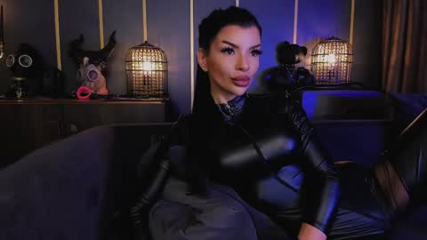 Snapshot of mistresselenia chatting on December 4, 2024, 10:57 am Elenia online show from December 4, 2024, 10:57 am