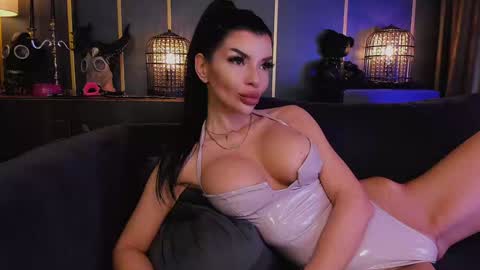Snapshot of mistresselenia chatting on January 30, 2025, 11:33 am Elenia online show from January 30, 2025, 11:33 am