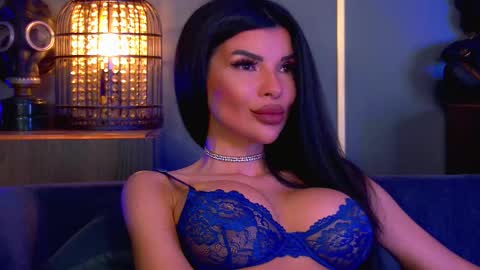 Elenia online show from February 6, 2026, 5:27 pm