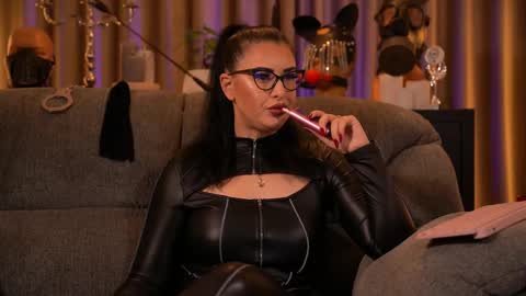 Mistress Kelly online show from October 4, 2025, 8:29 pm