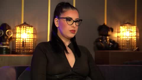 Snapshot of mistresskellykent chatting on February 2, 2026, 11:03 pm Mistress Kelly online show from February 2, 2026, 11:03 pm