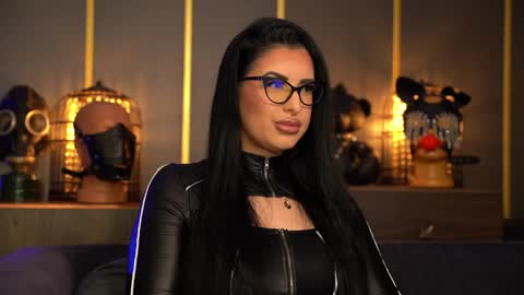 Snapshot of mistresskellykent chatting on February 12, 2026, 11:11 pm Mistress Kelly online show from February 12, 2026, 11:11 pm