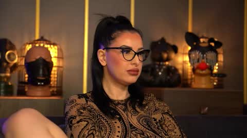 Snapshot of mistresskellykent chatting on February 23, 2026, 11:24 pm Mistress Kelly online show from February 23, 2026, 11:24 pm