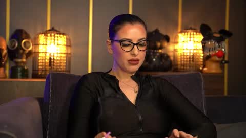 Snapshot of mistresskellykent chatting on March 2, 2026, 11:55 pm Mistress Kelly online show from March 2, 2026, 11:55 pm