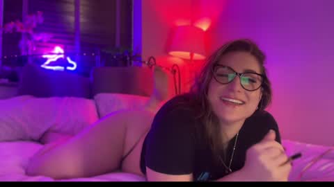 Snapshot of mistresssx chatting on December 17, 2024, 4:32 pm Miss X online show from December 17, 2024, 4:32 pm