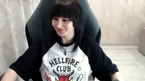 Snapshot of misty_dark chatting on October 22, 2025, 10:04 am misty_dark online show from October 22, 2025, 10:04 am