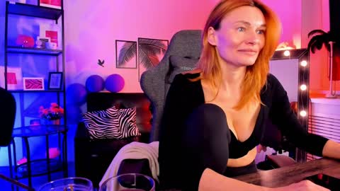 MistyBarnes NONUDE MODEL online show from January 5, 2025, 8:32 am