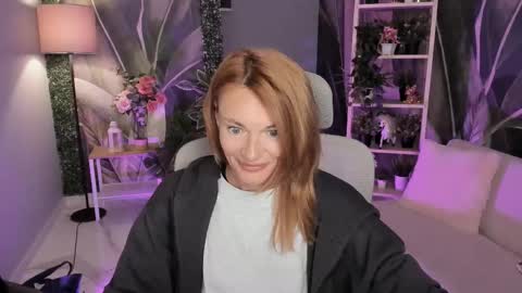 MistyBarnes NONUDE MODEL online show from September 14, 2025, 2:38 pm