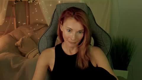 MistyBarnes NONUDE MODEL online show from October 23, 2025, 1:10 pm