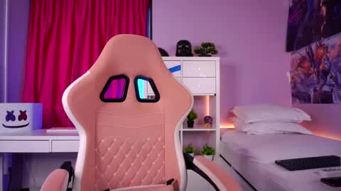 Snapshot of mistyreeds chatting on February 9, 2026, 5:33 am Misty online show from February 9, 2026, 5:33 am