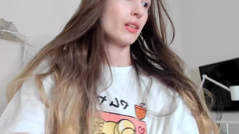 Snapshot of mita_mp4 chatting on January 1, 2025, 8:02 am Mita online show from January 1, 2025, 8:02 am