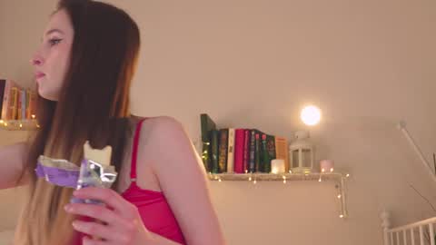 Snapshot of mita_mp4 chatting on January 2, 2025, 7:44 am Mita online show from January 2, 2025, 7:44 am