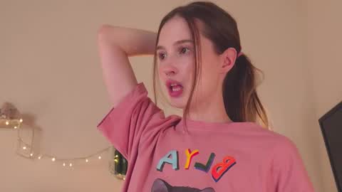 Snapshot of mita_mp4 chatting on February 11, 2025, 7:33 am Mita online show from February 11, 2025, 7:33 am