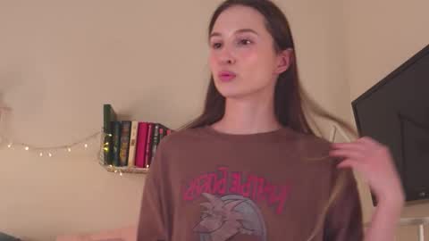 Snapshot of mita_mp4 chatting on February 17, 2025, 7:15 am Mita online show from February 17, 2025, 7:15 am