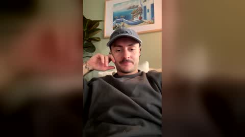 Snapshot of mitch28282 chatting on May 17, 2026, 9:33 pm mitch28282 online show from May 17, 2026, 9:33 pm