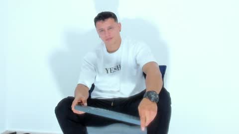 Snapshot of mitchellburns chatting on December 26, 2024, 2:22 am mitchell online show from December 26, 2024, 2:22 am