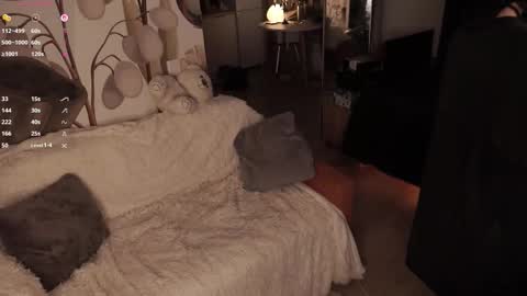 Yuka online show from October 19, 2025, 4:40 pm