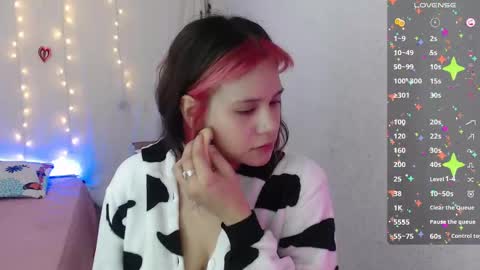 Snapshot of mixie_cute chatting on March 2, 2025, 2:21 pm mixie_cute online show from March 2, 2025, 2:21 pm