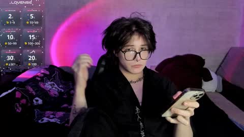Miya online show from December 6, 2024, 7:34 pm