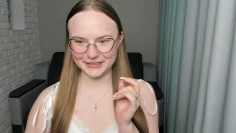 Miya online show from March 11, 2025, 9:37 pm