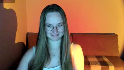 Miya online show from September 22, 2025, 4:42 pm