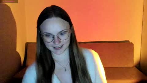 Miya online show from November 25, 2025, 4:18 pm