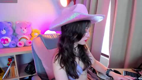 miyuki_wolf online show from October 30, 2025, 8:42 pm