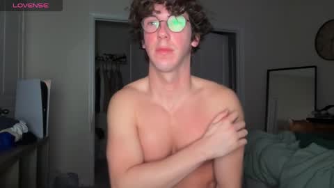 Snapshot of mizzo001 chatting on February 8, 2026, 11:46 am Leo online show from February 8, 2026, 11:46 am