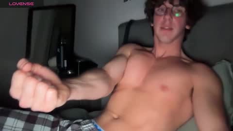 Snapshot of mizzo001 chatting on February 21, 2026, 12:11 am Leo online show from February 21, 2026, 12:11 am