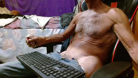 Snapshot of mjmadurengue chatting on January 2, 2025, 5:14 am Mario jose online show from January 2, 2025, 5:14 am