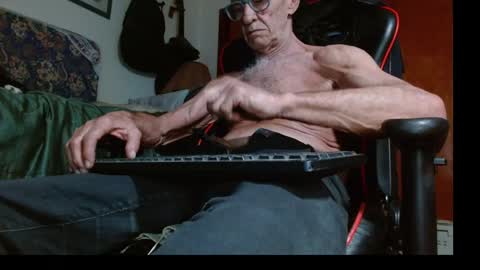 Snapshot of mjmadurengue chatting on September 9, 2025, 11:04 pm Mario jose online show from September 9, 2025, 11:04 pm