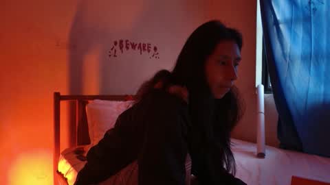 Snapshot of mli739709 chatting on December 1, 2025, 12:21 pm MoonLipson online show from December 1, 2025, 12:21 pm