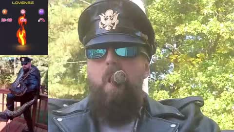 SMOKINsnakeEYEZ online show from October 19, 2025, 7:14 pm