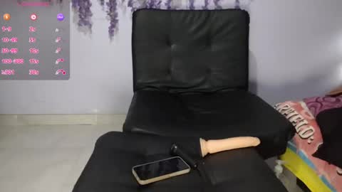 mmdanielamm online show from June 1, 2026, 1:13 pm