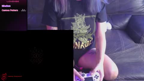 Snapshot of mmmmdarling chatting on October 20, 2025, 5:19 am minaDarling online show from October 20, 2025, 5:19 am