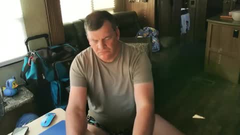 mmmthatsfunnn online show from September 18, 2025, 10:01 pm