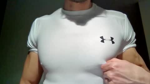 Snapshot of mmuscularman chatting on March 10, 2025, 5:33 am mmuscularman online show from March 10, 2025, 5:33 am