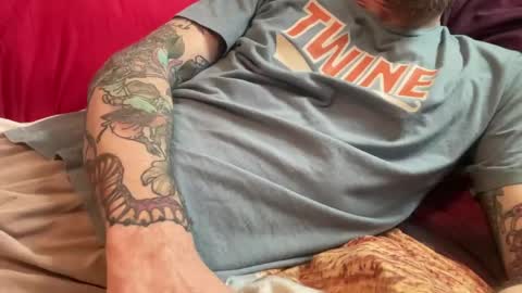 MNTuiLa online show from April 17, 2026, 4:43 pm