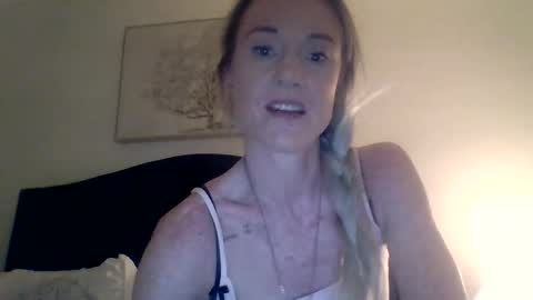 Snapshot of mockingbirds91 chatting on June 10, 2026, 5:50 am mockingbirds91 online show from June 10, 2026, 5:50 am