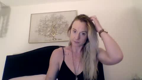 Snapshot of mockingbirds91 chatting on July 5, 2026, 2:40 am mockingbirds91 online show from July 5, 2026, 2:40 am