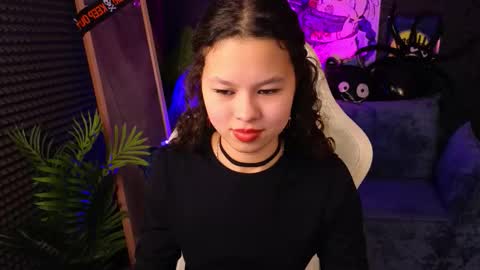 moco_choco online show from November 4, 2025, 1:27 am