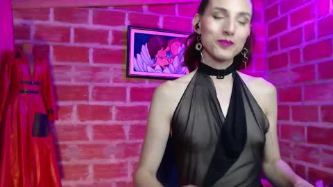 Snapshot of moira_hot chatting on October 4, 2025, 12:52 am moira_hot online show from October 4, 2025, 12:52 am