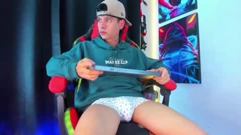 moises_23cm online show from January 28, 2025, 5:00 am