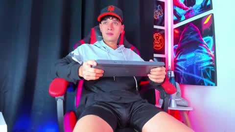 moises_23cm online show from March 1, 2025, 11:37 pm