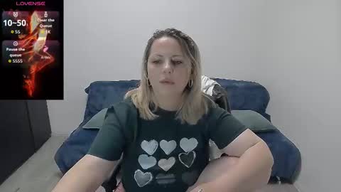 Snapshot of mojjo_erika chatting on May 25, 2026, 7:25 am erika online show from May 25, 2026, 7:25 am