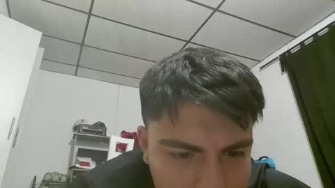 Snapshot of molimoli08 chatting on December 27, 2024, 2:25 am molimoli08 online show from December 27, 2024, 2:25 am