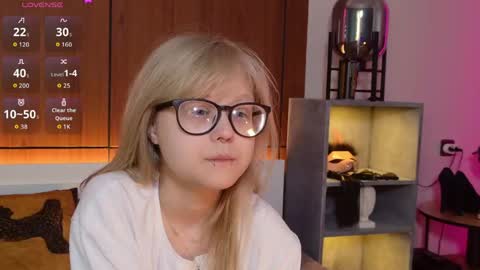 moliqin online show from April 14, 2026, 7:36 am